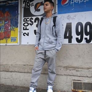 Meet your Posher, Moises